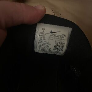Black Nike size 8 running shoes